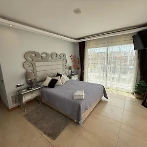 apartamento-amposta.catalonia-hotels.com/